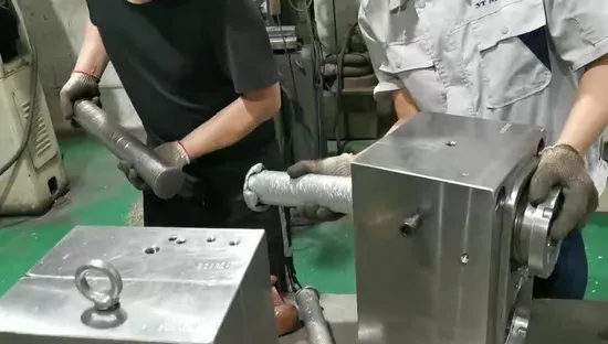 カスタマイズされたサイズのプラスチック部品金型成形射出成形金型 4 穴スイッチ商品金型